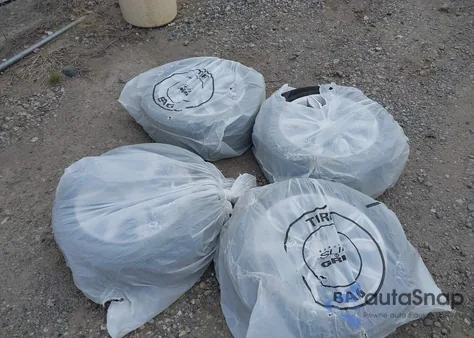 2020 Chevrolet Malibu Fwd Lt из США, поврежденный, VIN 1G1ZD5ST6LF111114